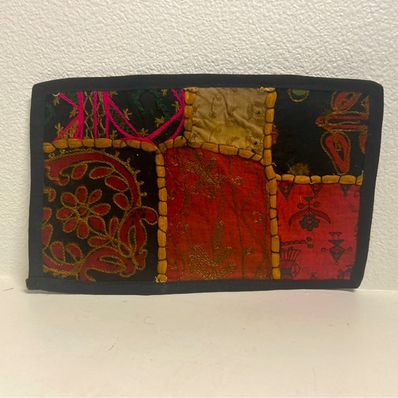 Tapisserie Vintage Gujrati – Broderie Soie Fleurie – 4x3 Pieds – Inde – Fait Main
